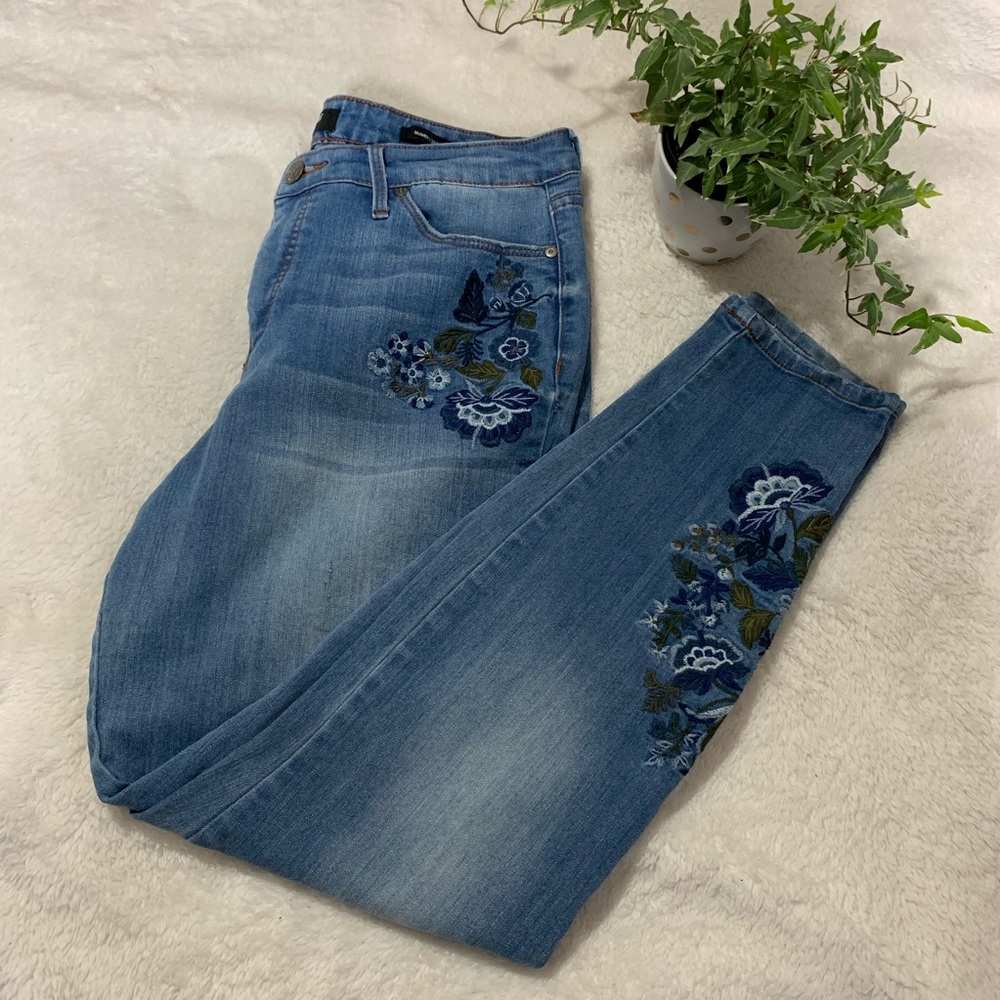 Nine West Embroidered pant